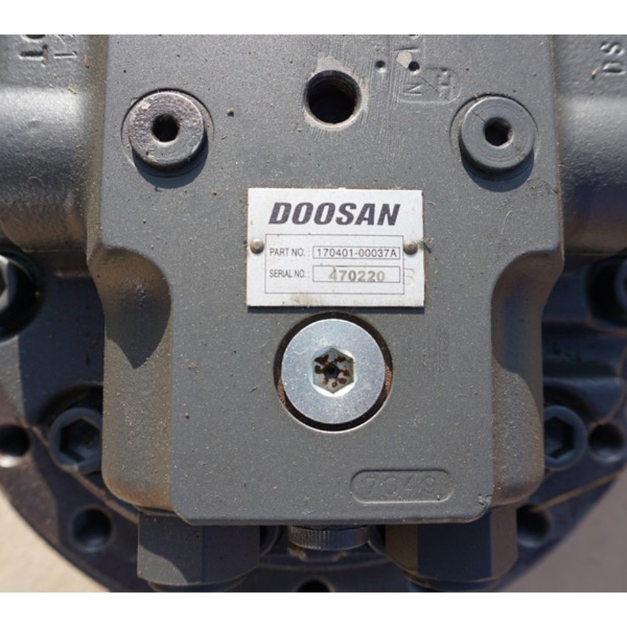 Develon  - Rijmotor DX255LC / 170401-00037A