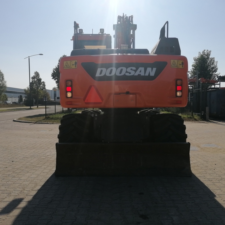Doosan  - Doosan DX170W-5