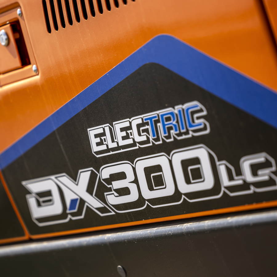 Doosan DX300LC Electric